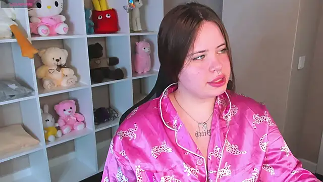 EricaElliott online show from May 22, 2026, 9:37 am