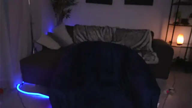 Magnetic Amy online show from March 2, 2025, 10:45 am