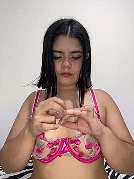 pretty angela1 online show from January 25, 2025, 2:58 am