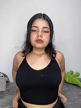 pretty angela1 online show from February 11, 2025, 3:18 am