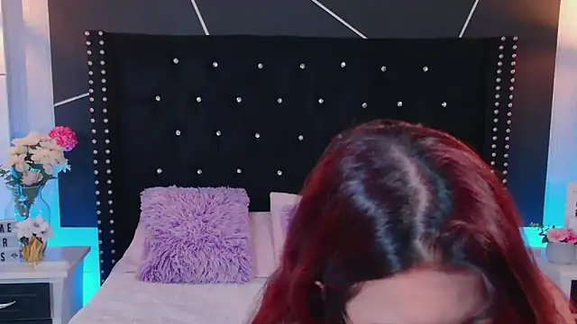 EmiF26 online show from February 3, 2025, 8:13 pm