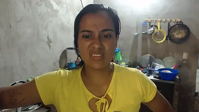 Coral0403 online show from March 25, 2026, 10:49 pm