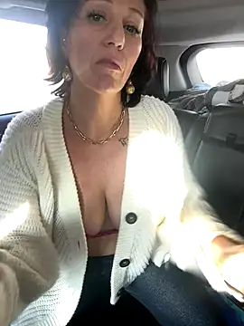 AlessasRoom online show from December 5, 2025, 8:05 pm