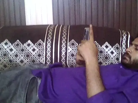 indihotguy online show from April 18, 2026, 8:09 pm