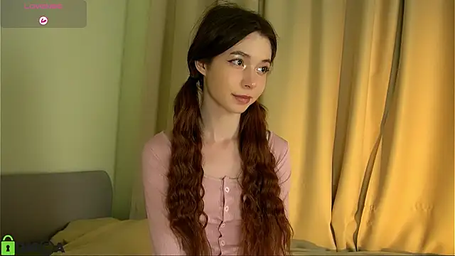 LittleOriana online show from February 13, 2025, 8:34 pm