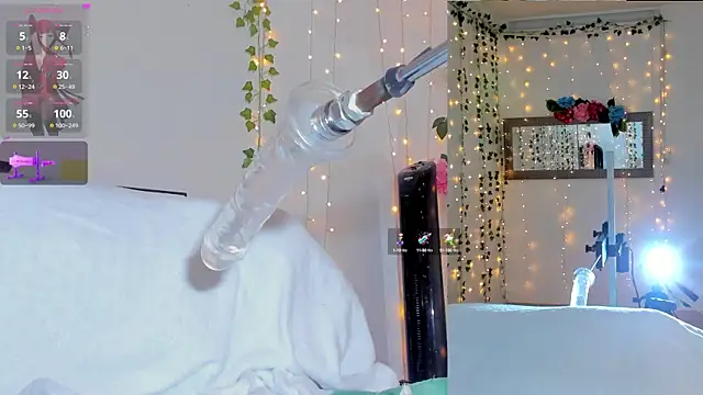 Maria Jones  online show from March 11, 2025, 4:43 am