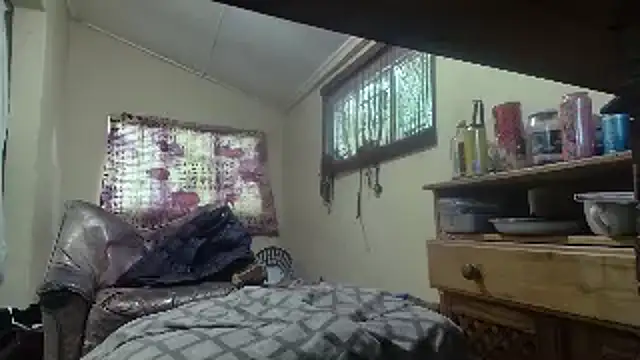 poesnuus999 online show from September 23, 2025, 10:51 am