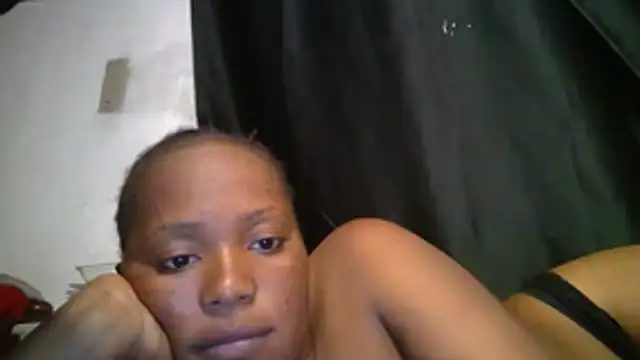 Snapshot of Queen-BD chatting on June 30, 2026, 8:32 pm Queen-BD online show from June 30, 2026, 8:32 pm