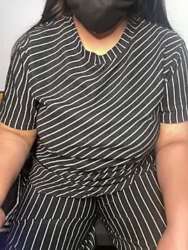 tanvihot2 online show from April 9, 2026, 3:39 pm