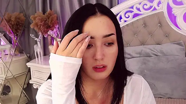 KimKhallifa online show from January 27, 2025, 9:34 am