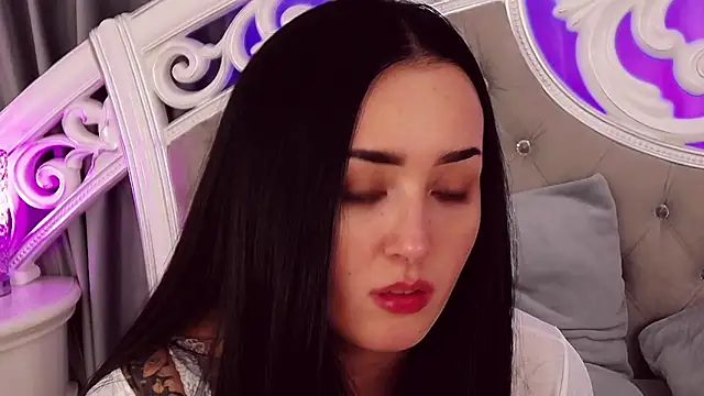 KimKhallifa online show from January 27, 2025, 12:37 pm