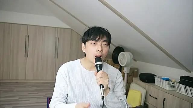 chinalover4199 online show from April 7, 2026, 2:56 am