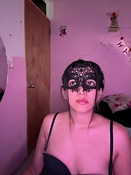 emmariders2 online show from April 13, 2026, 8:47 pm