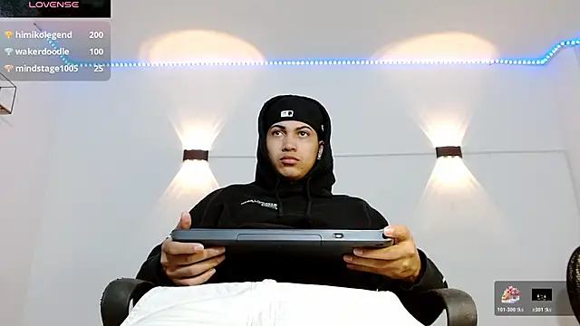 Br4ndxpimm online show from November 3, 2025, 2:29 pm