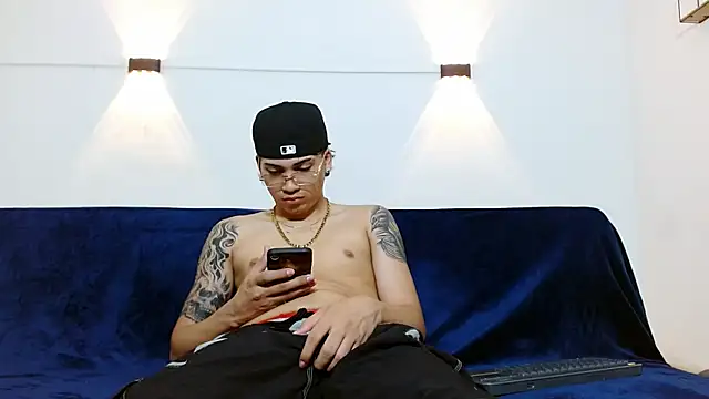 Br4ndxpimm online show from November 10, 2025, 3:33 pm