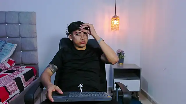 Br4ndxpimm online show from March 19, 2026, 1:26 pm