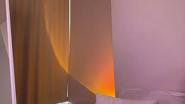 Carolyn Smith online show from February 7, 2025, 2:19 am