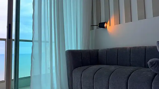 Carolyn Smith online show from September 24, 2025, 1:09 am