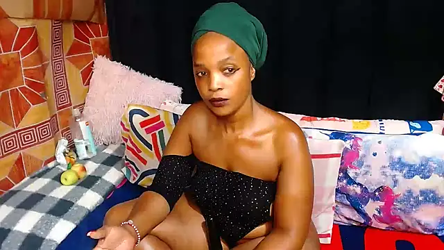 Thickbootykim online show from June 5, 2026, 7:19 pm