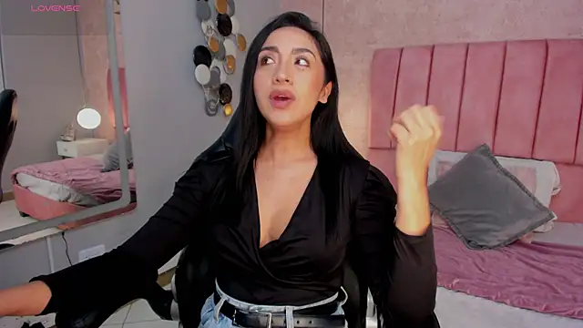 MAGIC AURORAA online show from March 22, 2025, 12:46 pm