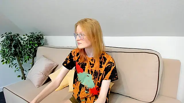 ElizabethHarpper online show from February 11, 2025, 8:05 am