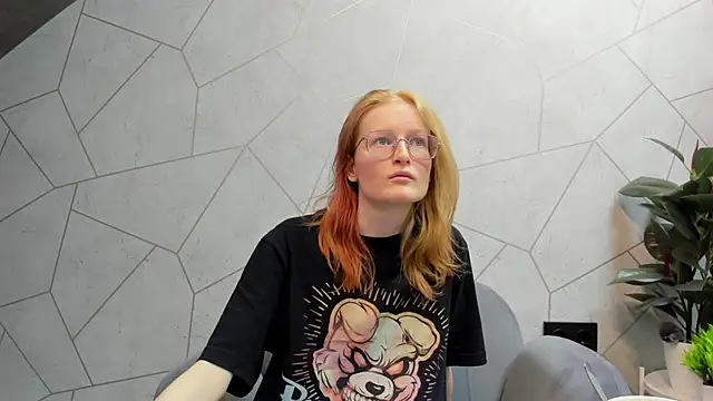 ElizabethHarpper online show from February 13, 2025, 8:17 am