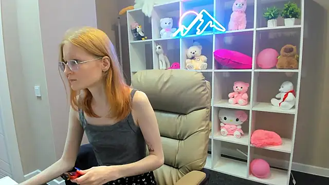 ElizabethHarpper online show from February 28, 2025, 8:31 am