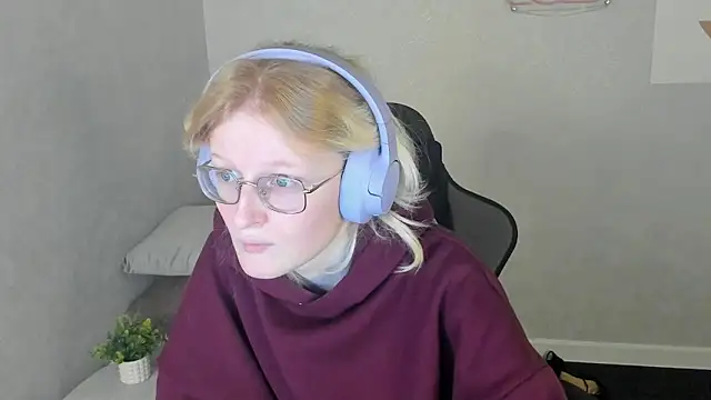 ElizabethHarpper online show from November 14, 2025, 1:04 am