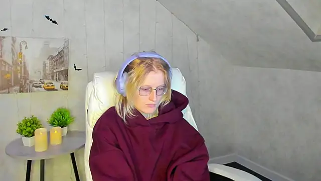 ElizabethHarpper online show from November 19, 2025, 1:27 am