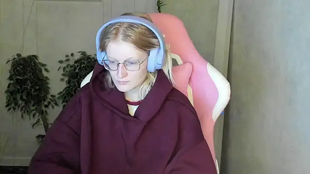 ElizabethHarpper online show from November 27, 2025, 12:35 am