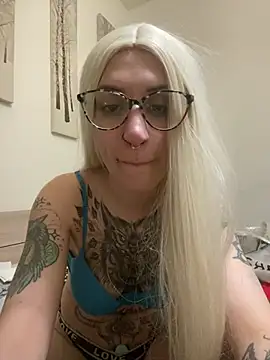 Bunny-xiel online show from February 3, 2025, 10:43 pm