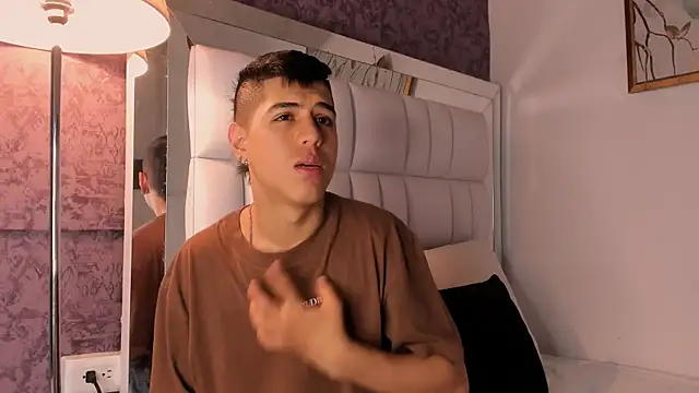 Snapshot of Angel_Khouri chatting on February 1, 2025, 8:16 pm Angel Khouri online show from February 1, 2025, 8:16 pm