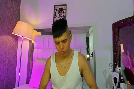 Snapshot of Angel_Khouri chatting on February 8, 2025, 8:53 pm Angel Khouri online show from February 8, 2025, 8:53 pm