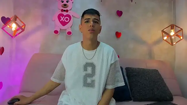 Snapshot of Angel_Khouri chatting on February 24, 2025, 3:02 am Angel Khouri online show from February 24, 2025, 3:02 am