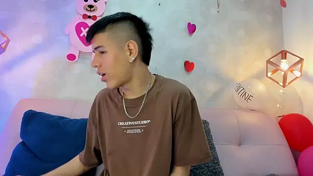 Snapshot of Angel_Khouri chatting on February 25, 2025, 3:31 am Angel Khouri online show from February 25, 2025, 3:31 am