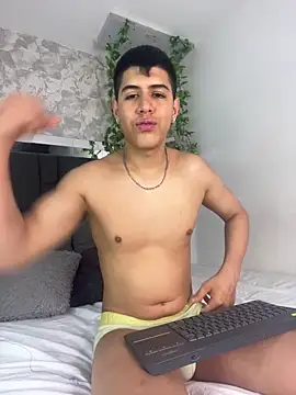 Snapshot of Angel_Khouri chatting on September 15, 2025, 3:39 am Angel Khouri online show from September 15, 2025, 3:39 am