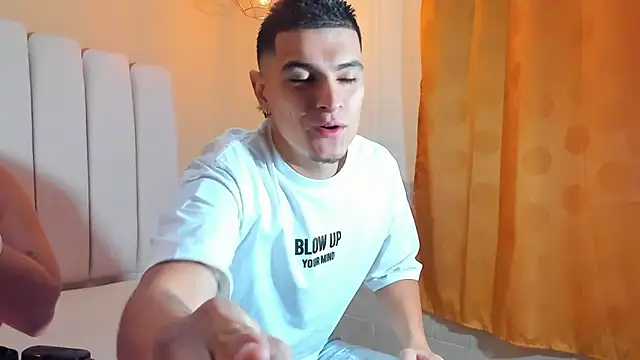 DAVID VICTORIAA online show from January 18, 2025, 12:26 pm