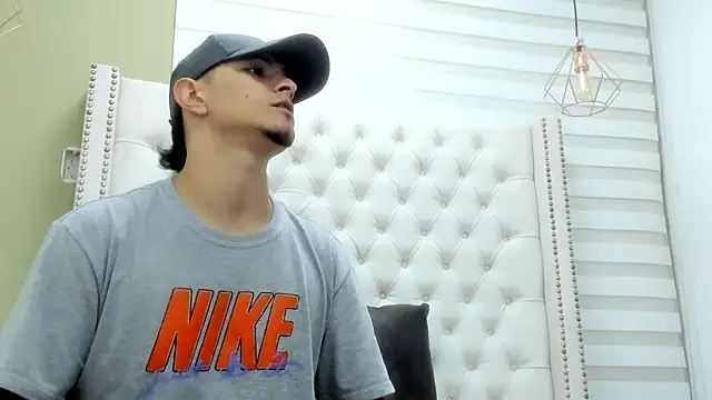 DAVID VICTORIAA online show from October 22, 2025, 1:00 pm