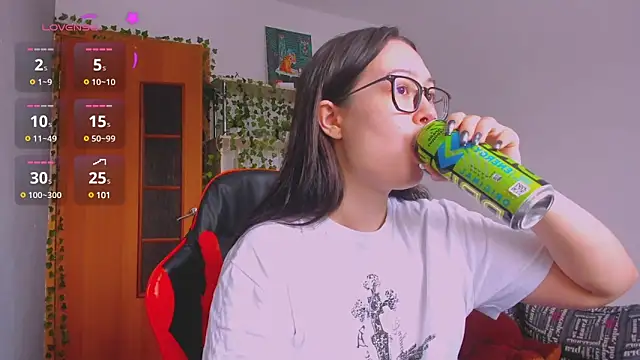 kittenrisha online show from February 26, 2025, 7:20 am