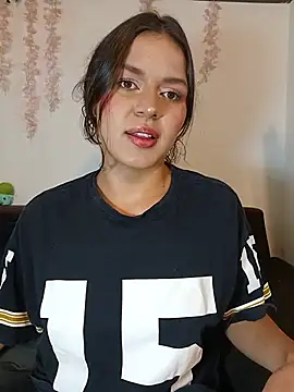 Snapshot of Danni_shy chatting on May 24, 2026, 8:25 pm Danni shy online show from May 24, 2026, 8:25 pm