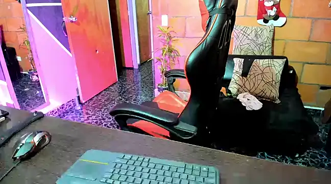 Adam Valenciia online show from February 20, 2025, 11:54 pm