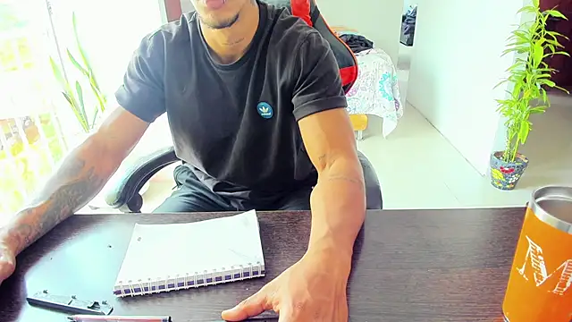 Adam Valenciia online show from October 17, 2025, 4:09 pm