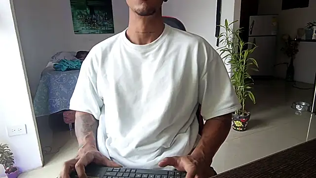 Adam Valenciia online show from December 5, 2025, 6:48 pm