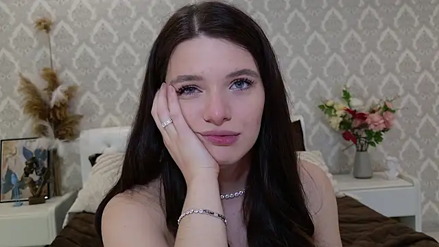 Nellie Medina online show from January 22, 2025, 10:48 pm