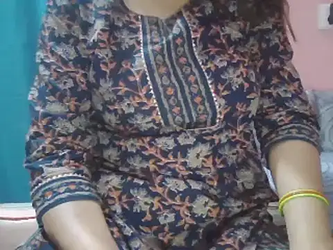 Hot-shanvi online show from March 18, 2025, 1:32 am