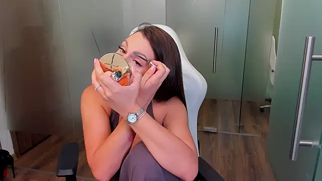 claraxjoyy online show from June 11, 2026, 3:37 am