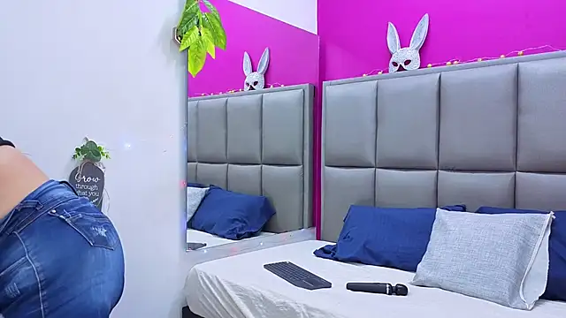 KRYSSTARITTER4 online show from February 4, 2026, 10:15 pm