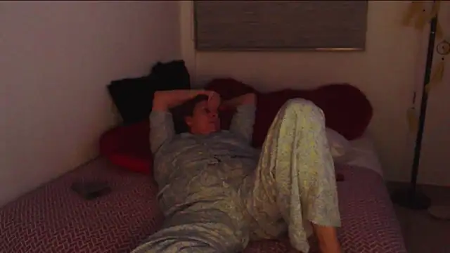 milchanel online show from December 18, 2024, 6:21 am