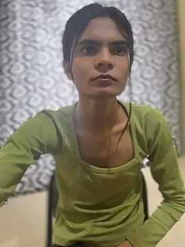 Snapshot of Enna_Zarza_ chatting on July 18, 2026, 4:49 am Enna Zarza online show from July 18, 2026, 4:49 am