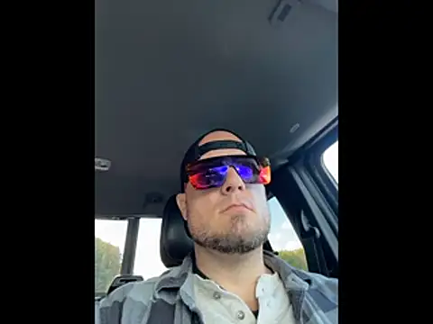 Snapshot of RickeyRidez chatting on October 23, 2025, 5:23 pm RickeyRidez online show from October 23, 2025, 5:23 pm